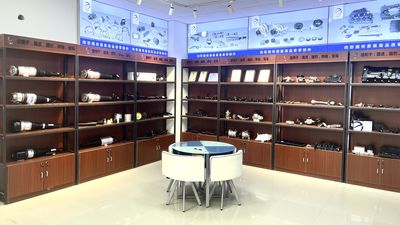 Guangzhou Hlieir Automotive Parts Co., Ltd . linea di produzione del fabbricante