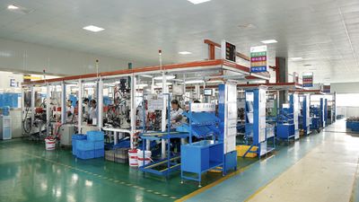 Guangzhou Hlieir Automotive Parts Co., Ltd . linea di produzione del fabbricante