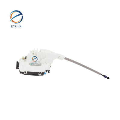 comprare 2047303035 High Quality Auto Parts Rear Right Door Lock Module Actuator 204 730 30 35 for Mercedes-Benz C218 X117 C117 W204 W176 fabbricazione online