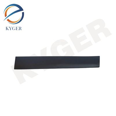 KYGER High Quality Auto Parts LR116796 Porta anteriore destra inferiore di stampaggio adatta per Land Rover Discovery Sport 2015 L550